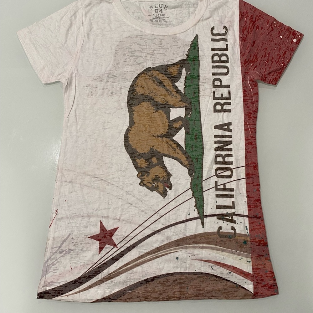 Women’s T-Shirt Size XL California Republic, Red White and Green blue 84